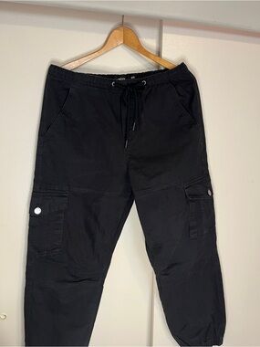 refuge Black Cargo Jogger Pants size medium